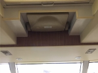新一批無包圍電動(dòng)顯示器裝上游艇